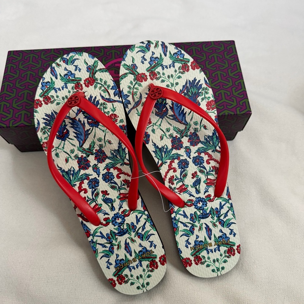 Tory Burch Thin Flip Flops in Farmhouse/ Porcelain Thistle